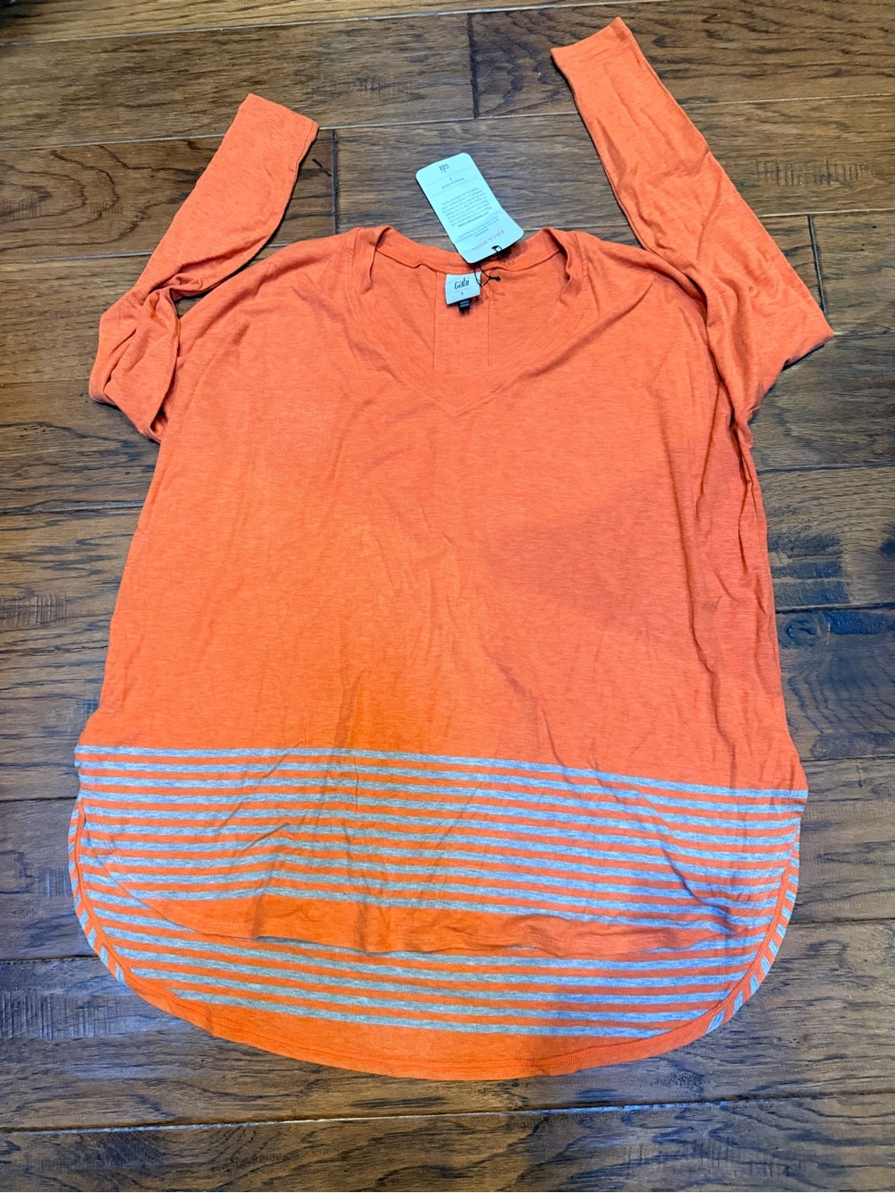 Cabi Rearview Mirror Hangout Tee Orange Gray High Low Top Sz S NWT. Fall Autumn - Picture 11 of 13